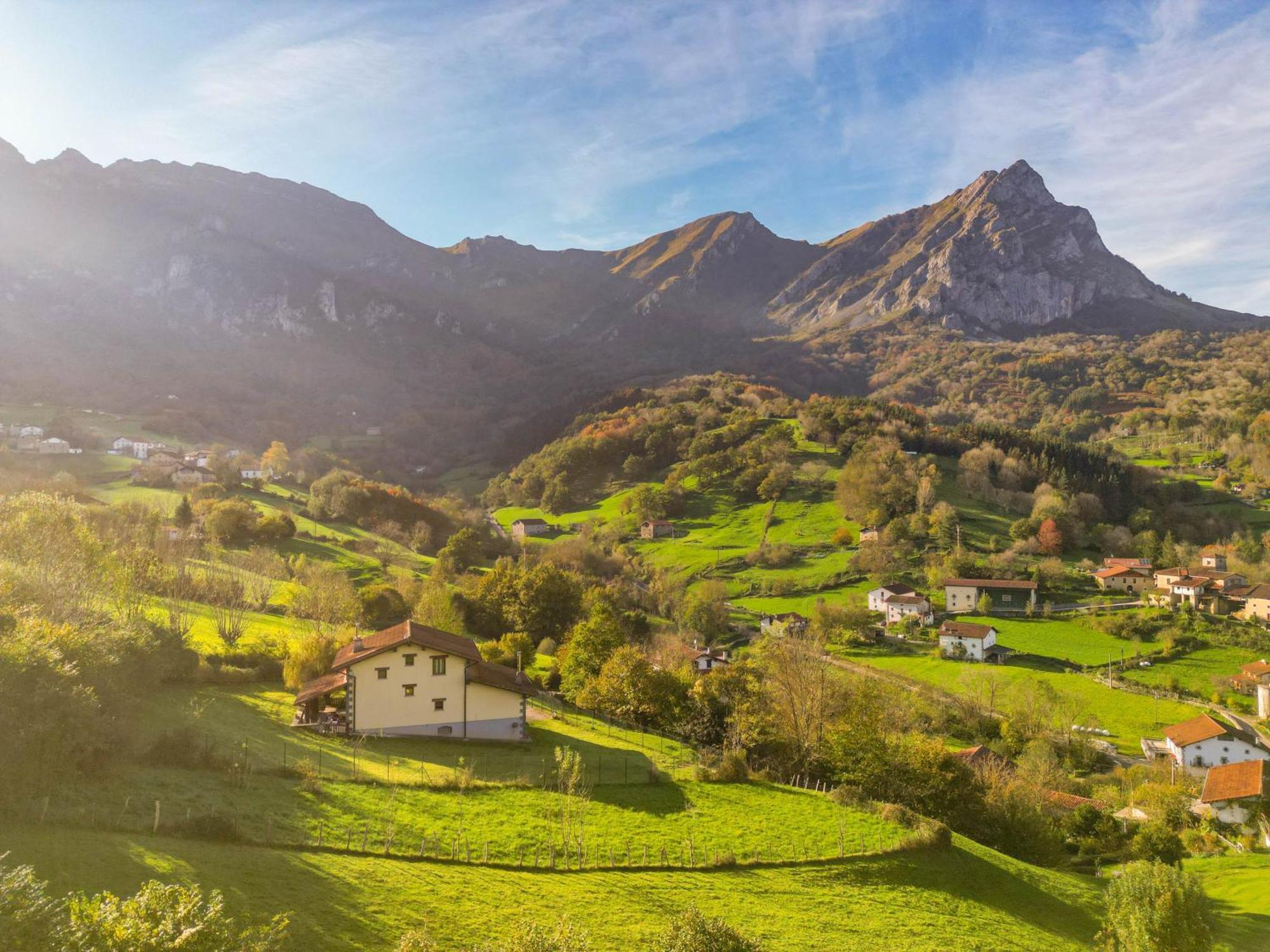 Casa Toki Eder, Espaciosa Casa Rural Para Familias Y Amigos Con Vistas Al Valle Uztegui Bagian luar foto